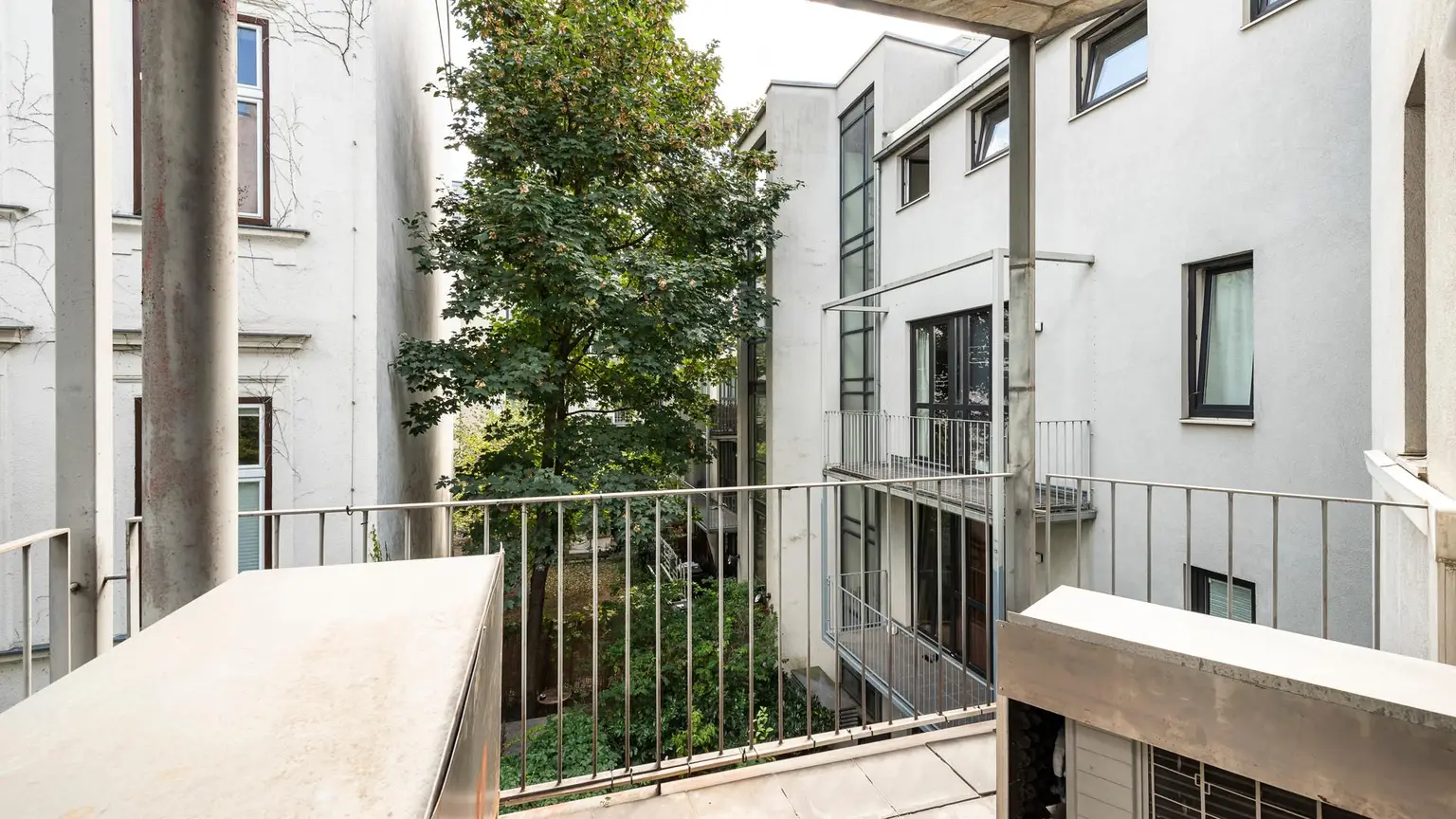 Moderne 4-Zimmer-Wohnung mit Grünblick & 2 Balkonen in Top Lage im 7. Bezirk!