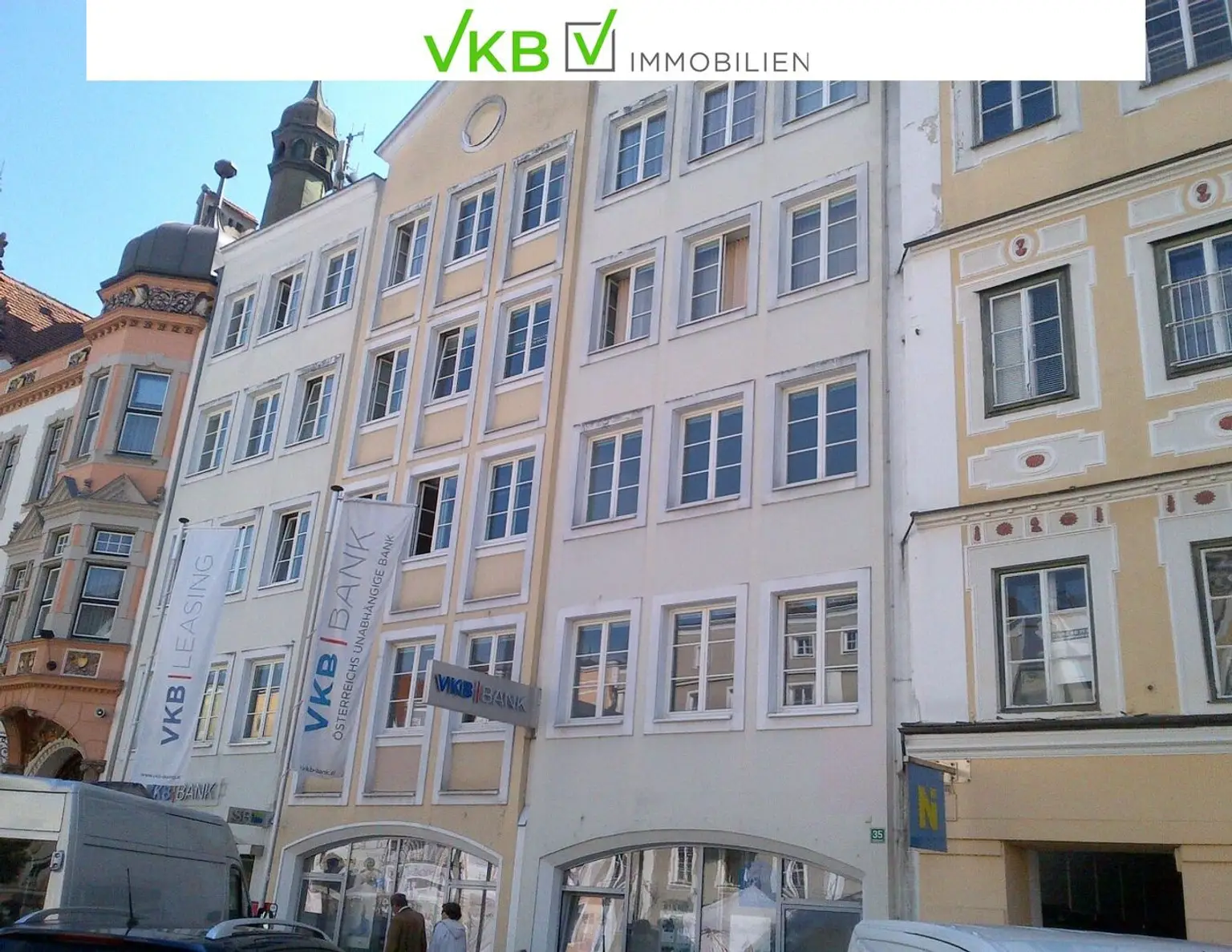 Braunau/Inn: Altbau-Mietwohnung in Braunau, direkt am Stadtplatz - auch als Büro nutzbar !