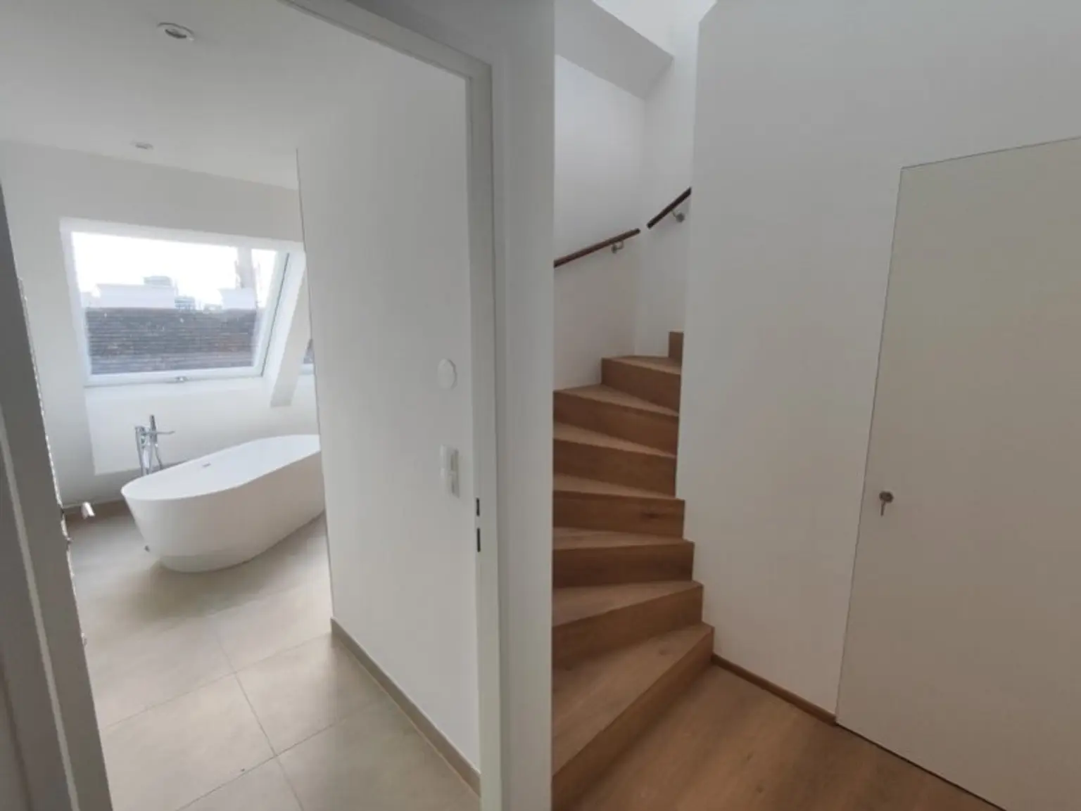 Modern wohnen in Meidling! DG-3-Zimmer-Erstbezug mit Terrasse - Top72