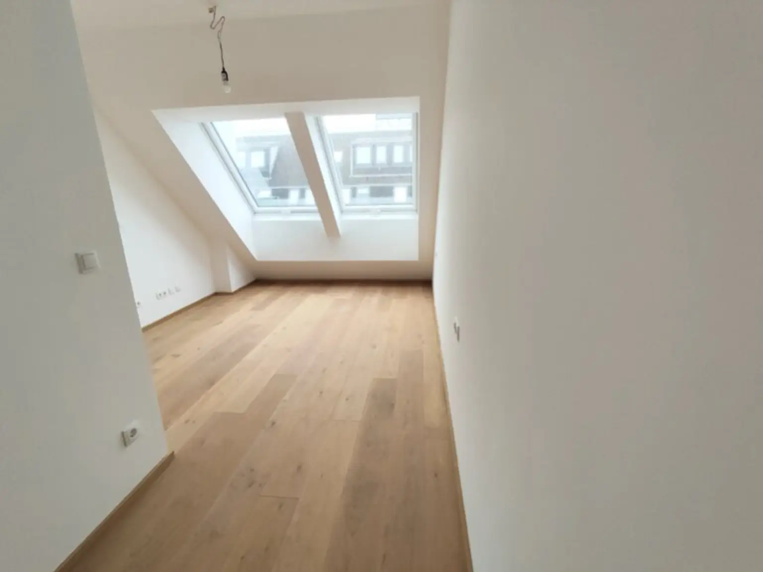 Modern wohnen in Meidling! DG-2-Zimmer-Erstbezug mit Sonnenterrasse - Top70