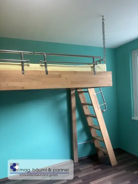 Elegante, neue 4 Zimmerwohnung mit grossartigem Balkon und Grünblick