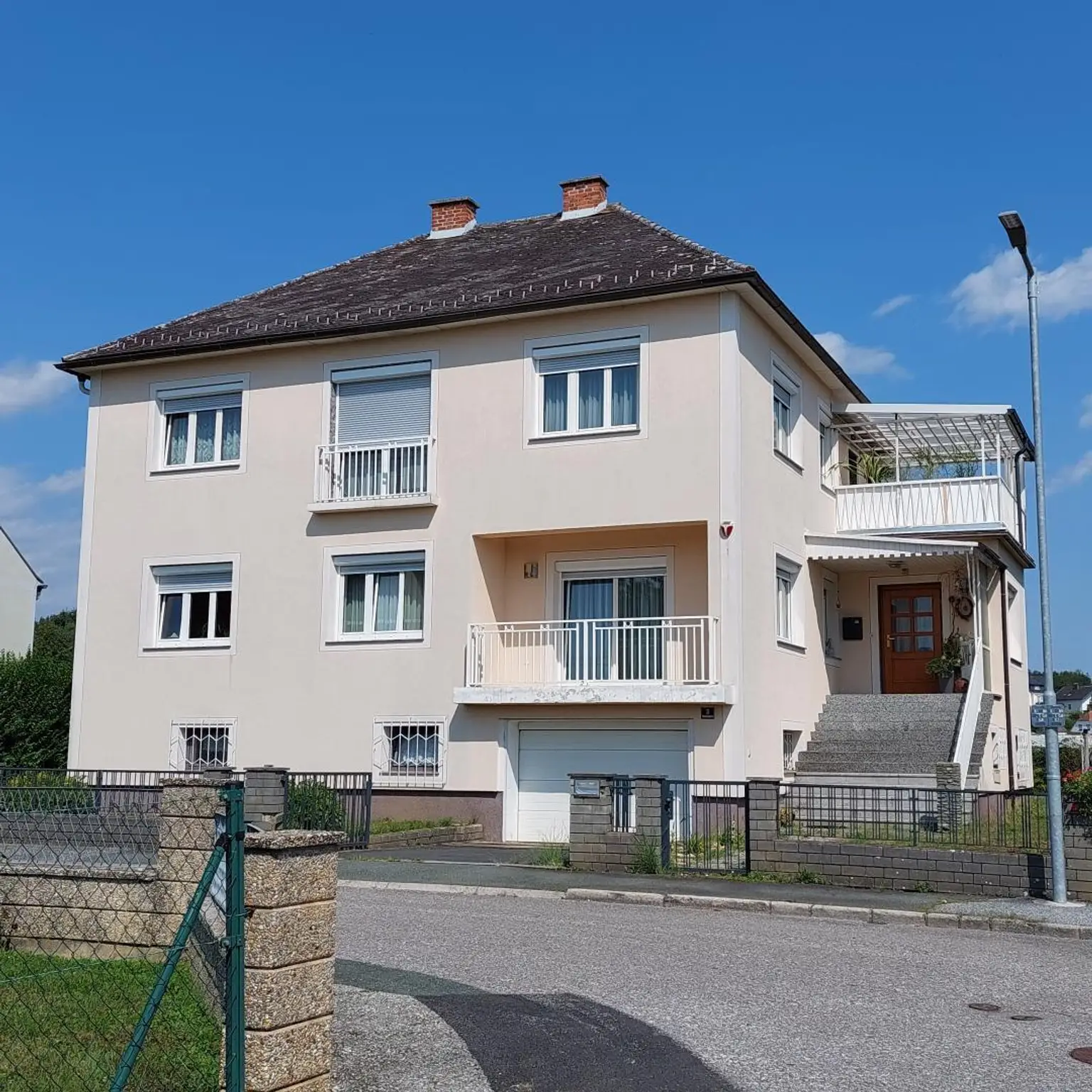 Straßenansicht