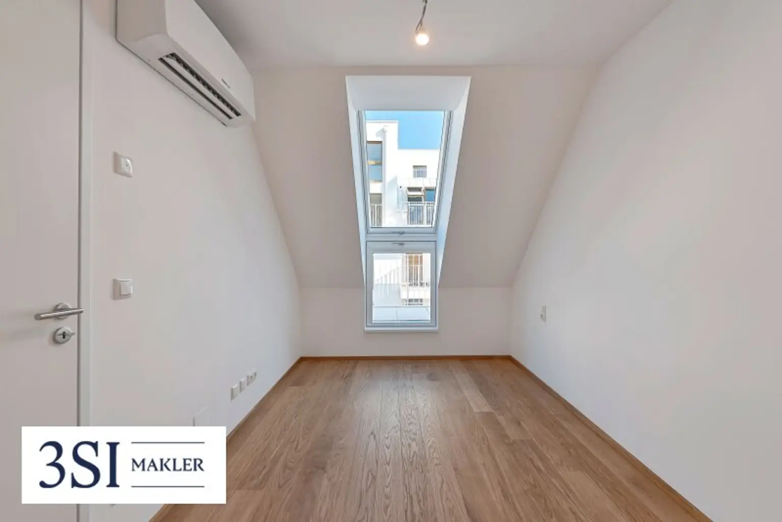The Temptation: Smarte 2-Zimmer-Dachgeschoßwohnung mit großzügiger Terrassenfläche mit Blick in den ruhigen Innenhof