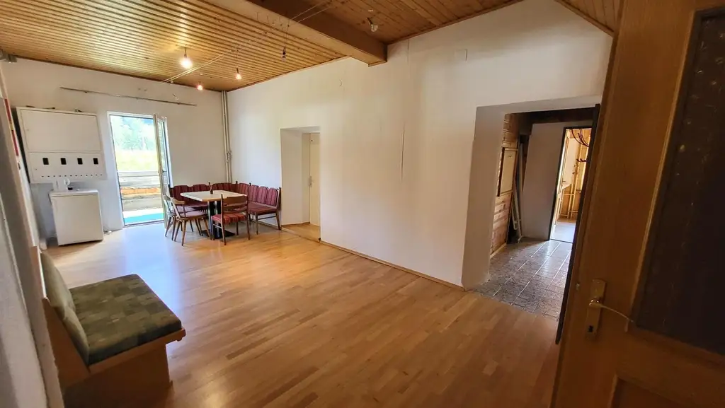 PROVISIONSFREI!!! Große Wohneinheit in einem historischen Bauernhaus!