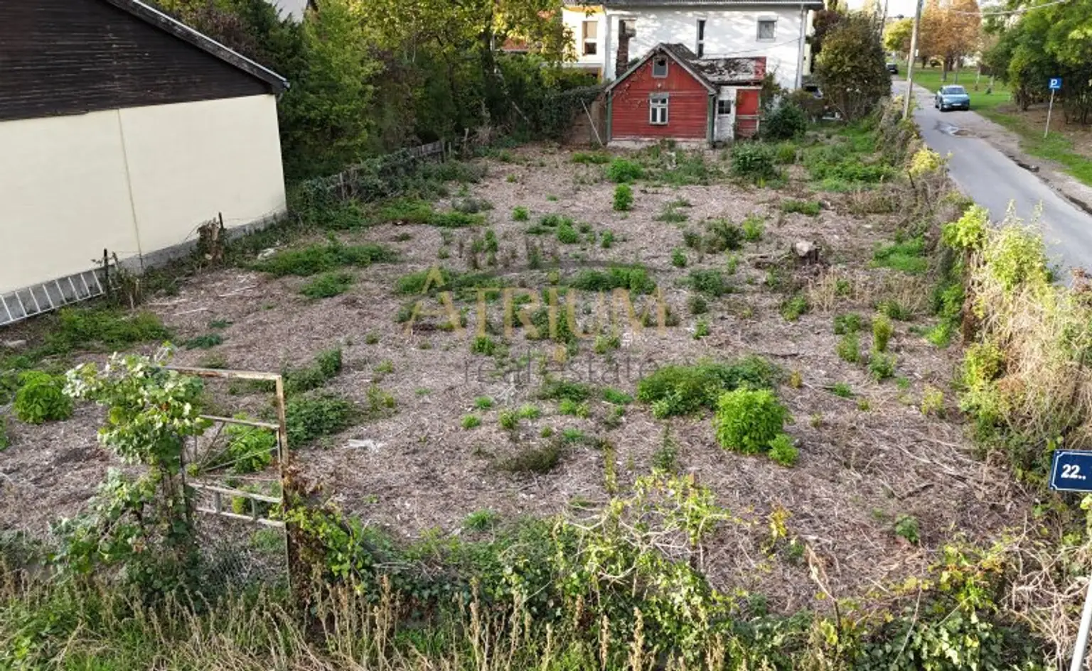 EBENES Eckgrundstück in ESSLING zu erwerben!