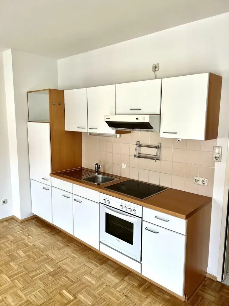 ab 1.12.2025 - 2 Zimmerwohnung mit Balkon, gepflegter Zustand,