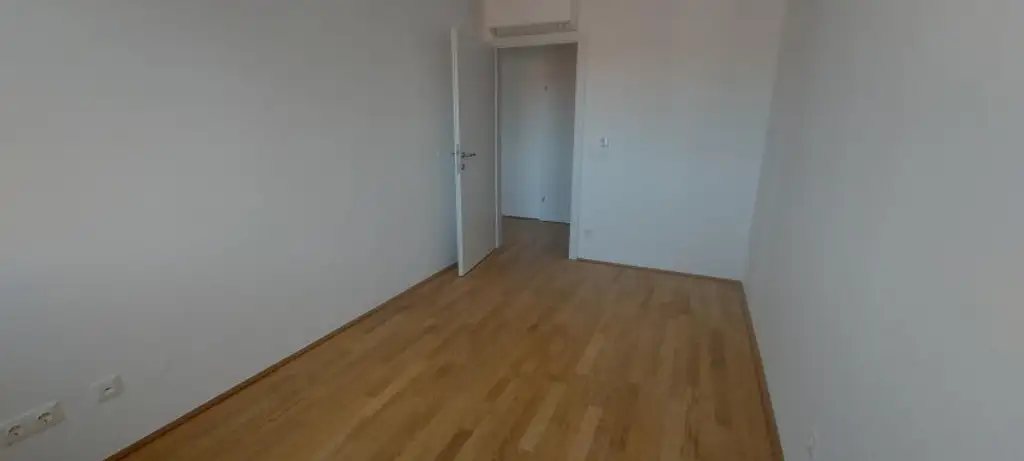 3-Zimmer-Wohnung mit Loggia und Tiefgaragenstellplatz (Top 14)