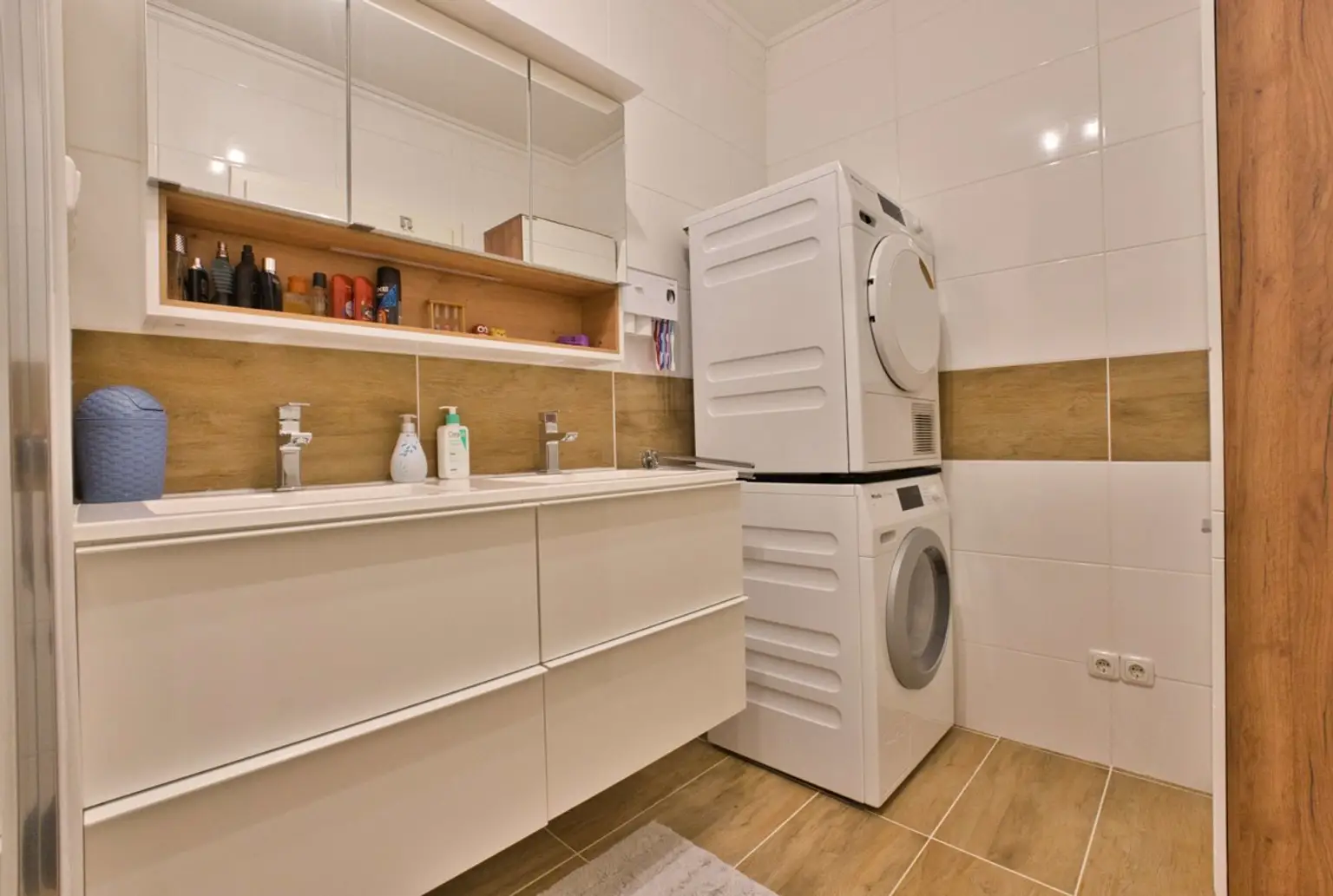 Wunderschöne Familienwohnung mitten in Vöcklabruck!!