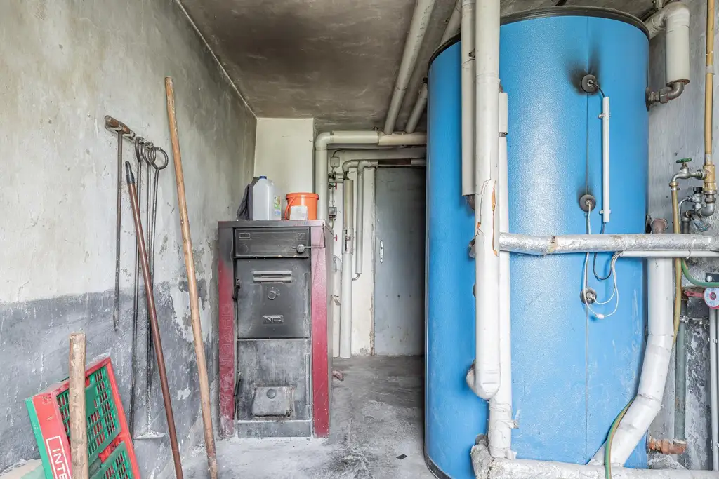 Einfamilienhaus mit Nebengebäuden und großem Grundstück Nähe Enns