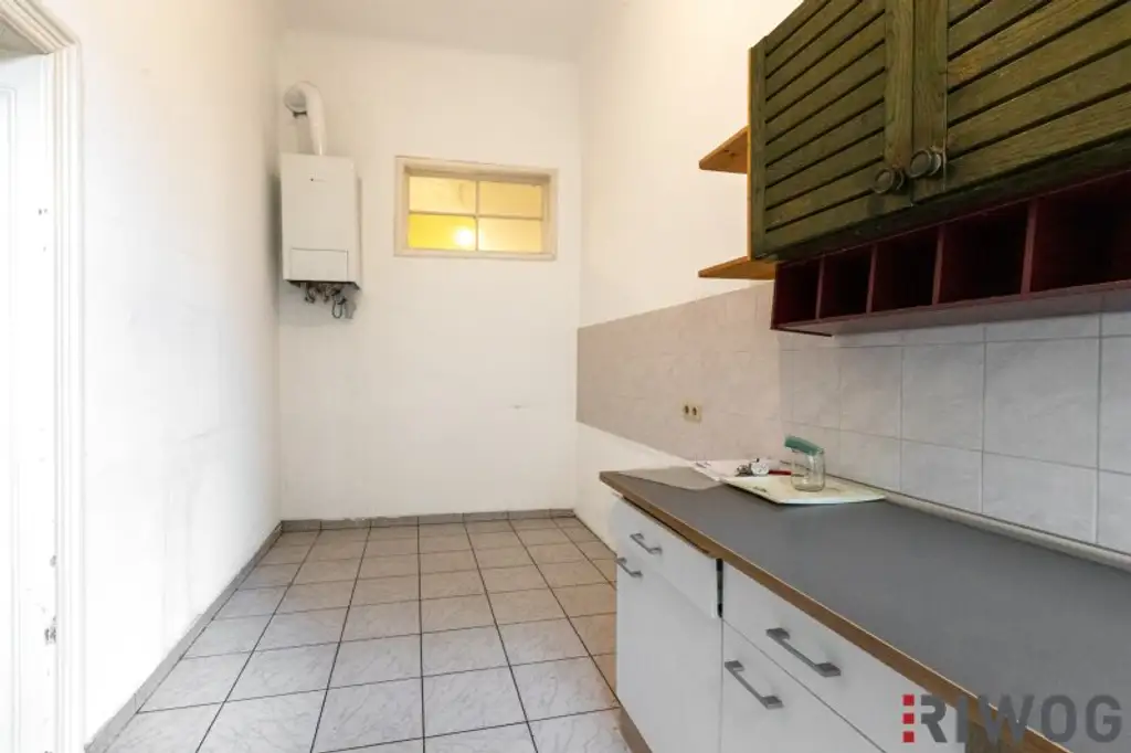 NÄHE 1. BEZIRK, DONAUKANAL UND AUGARTEN | Stilaltbauwohnung mit Potenzial | ca. 3,60 m Raumhöhe | Teils Hoflage | Rembrandtstraße
