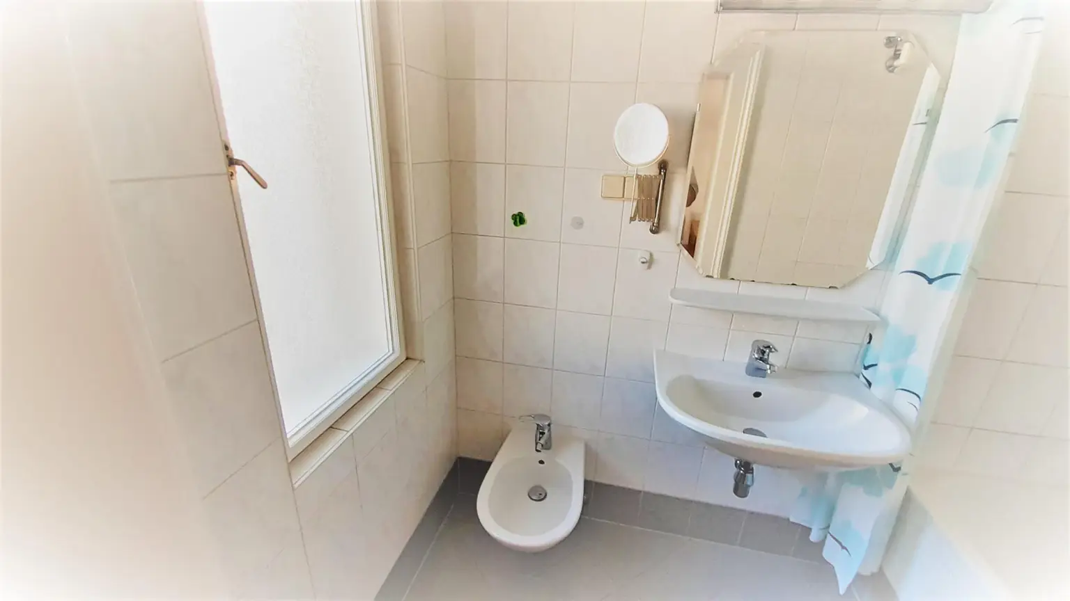Badezimmer links