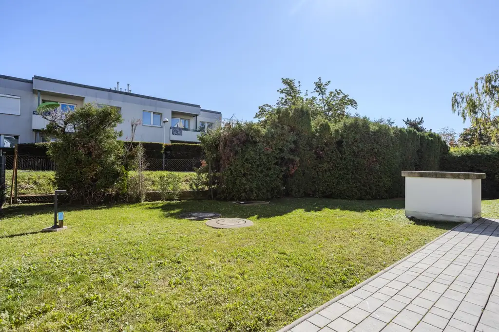 "Helles Dachgeschoss, Garage, Klima nähe U1"