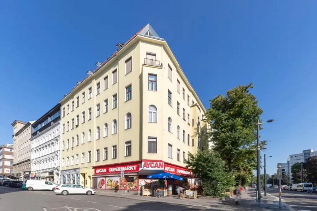 Großzügige Altbauwohnung im Herzen des Stuwerviertels