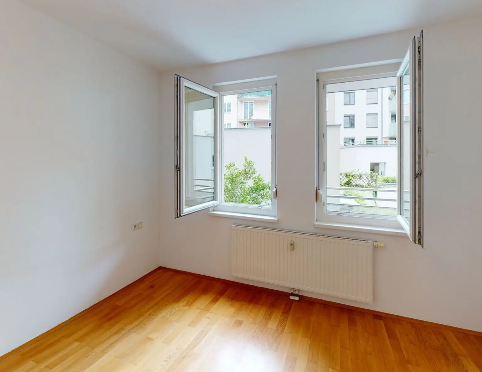 orea | Langfristig vermietete Anlagewohnung im 14. Bezirk - 2 Zimmer mit Balkon nahe Linzer Straße!