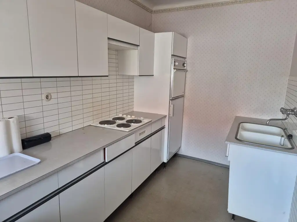 Renovierungsbedürftiges Mittelreihenhaus