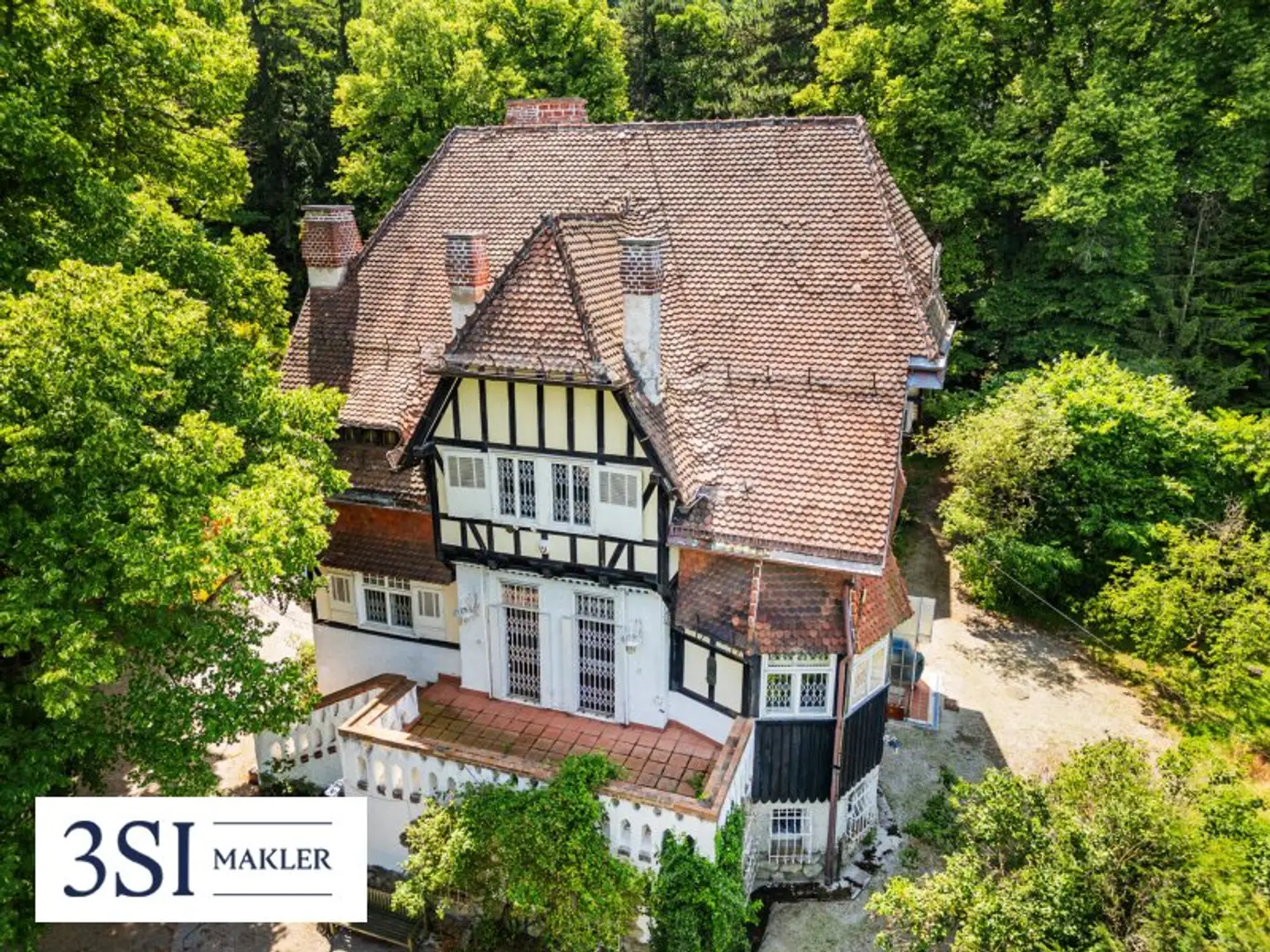 Exklusive Liegenschaft mit zwei Villen und großem Privatpark in Mödling