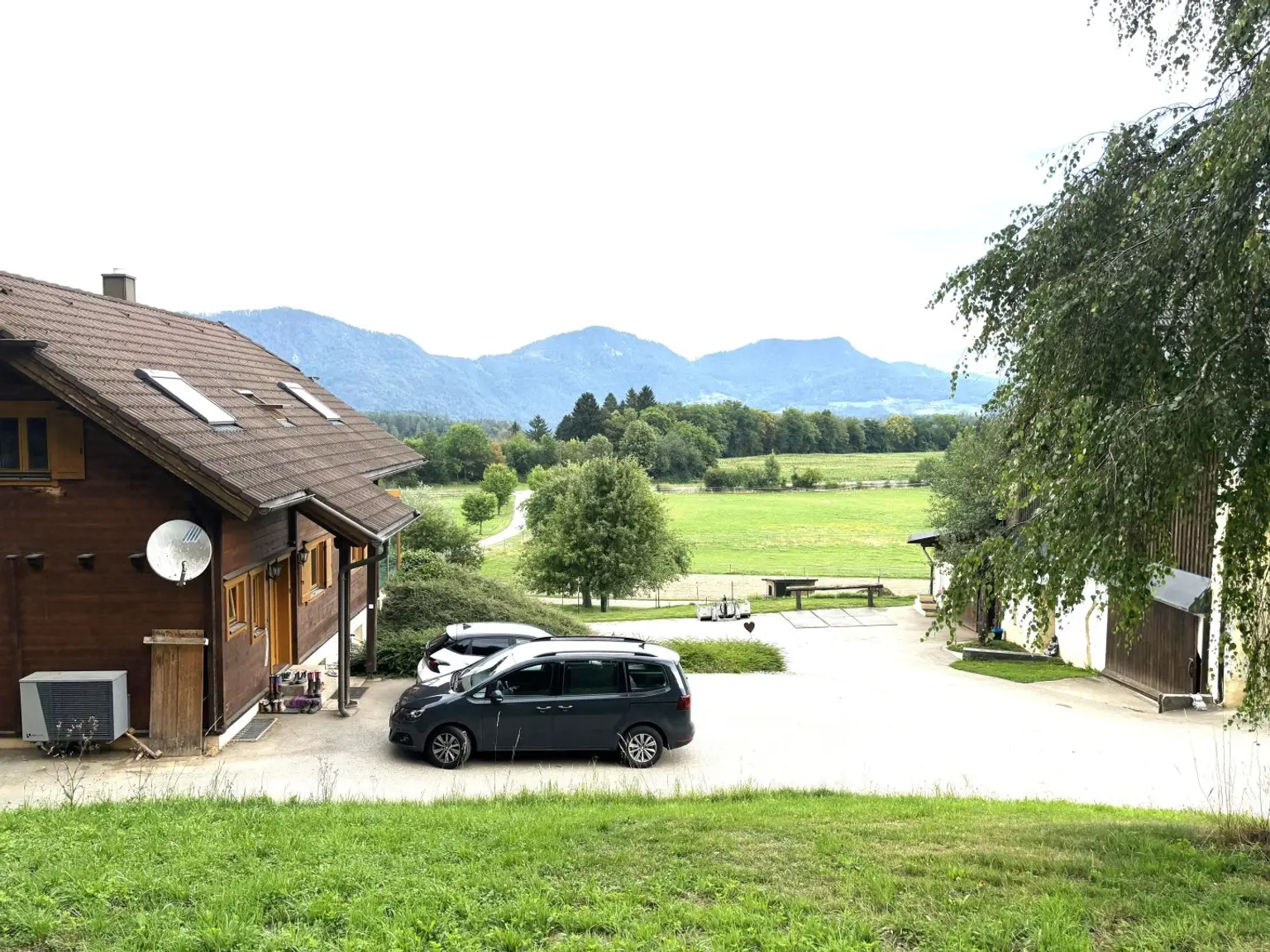 KLEINLANDWIRTSCHAFTLICHES JUWEL! CA.10 HEKTAR WALD! WIESEN! BETRIEBSFLÄCHEN!