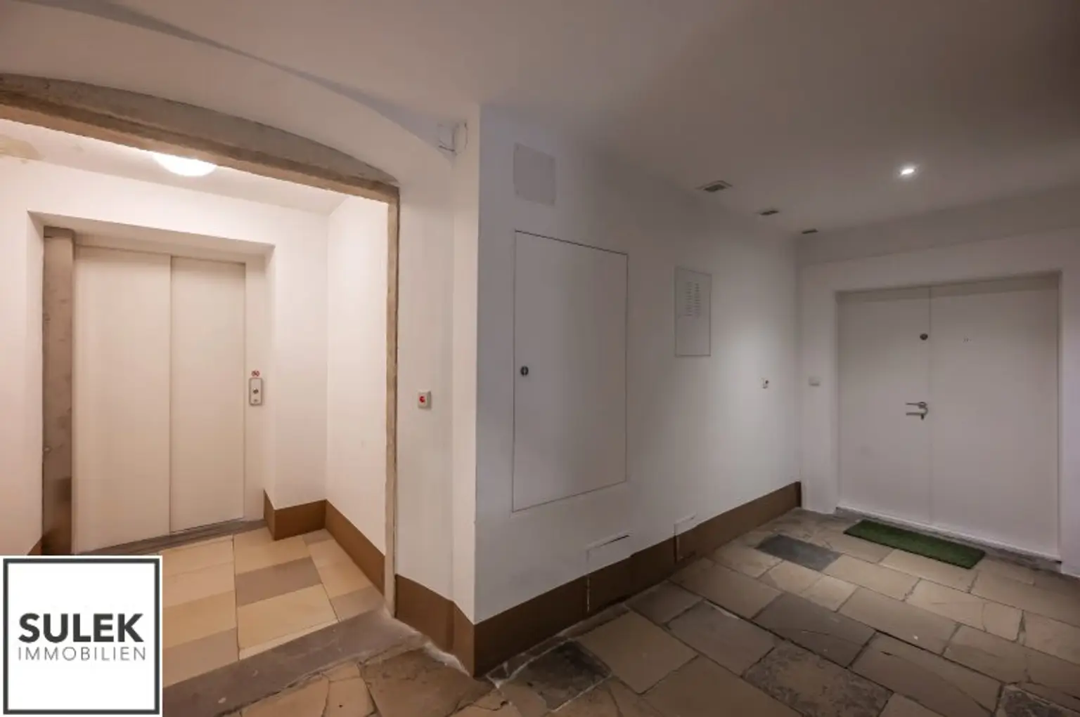 VIDEO-TOUR: traumhafte 3 Zimmer DG-Wohnung mit großem Wohnsalon in Bestlage * mit Blick zum Stephansdom *