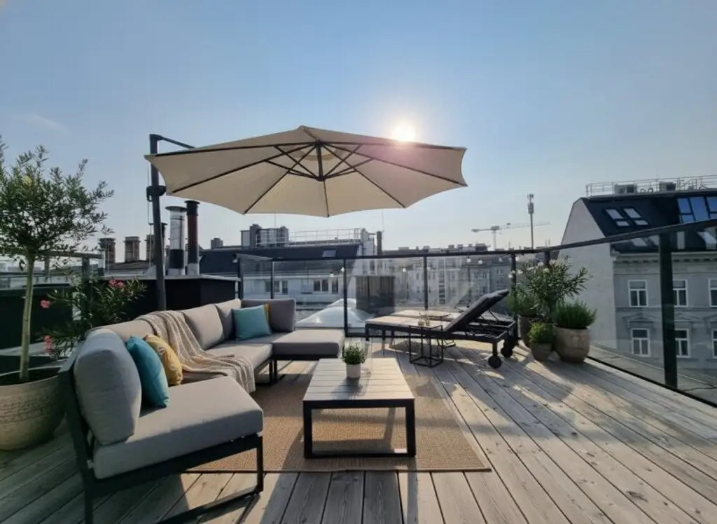 Exklusive 4 Zimmer Dachgeschosswohnung mit traumhafter Dachterrasse - Exzellente öffentliche Anbindung - Hochwertige Ausstattung