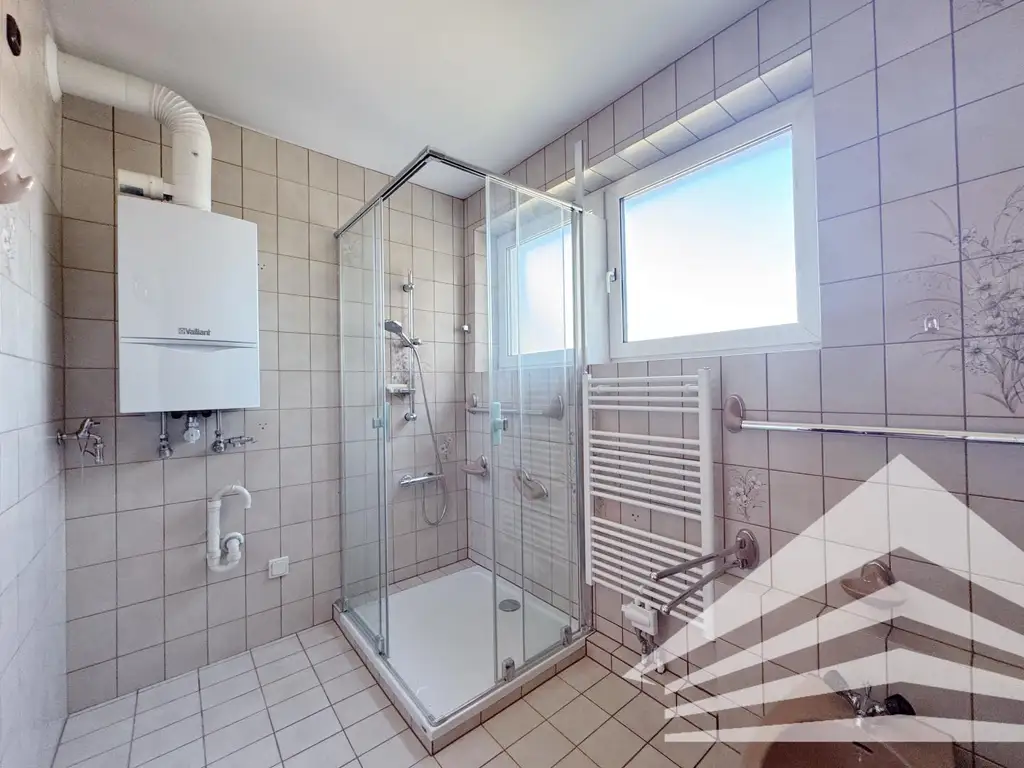 Gepflegte 4 Zimmerwohnung mit Garage und Balkon in bester Lage am Auberg