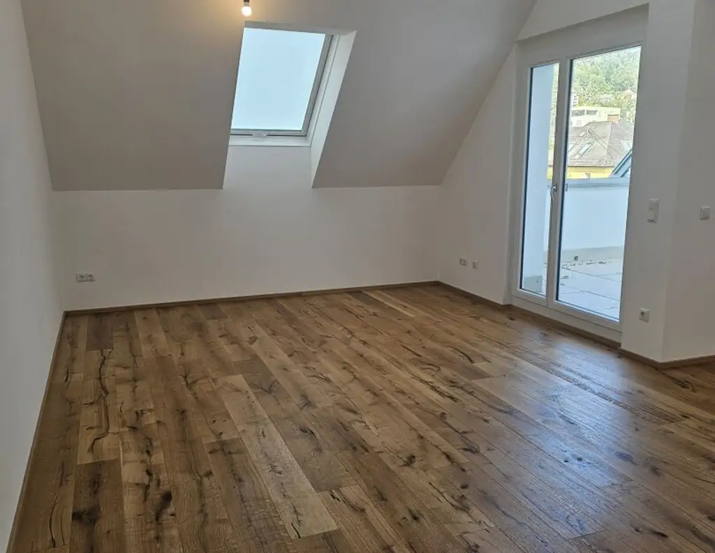 Ruhige Dachgeschoßwohnung mit Dachterrasse am Auberg in Linz / Urfahr