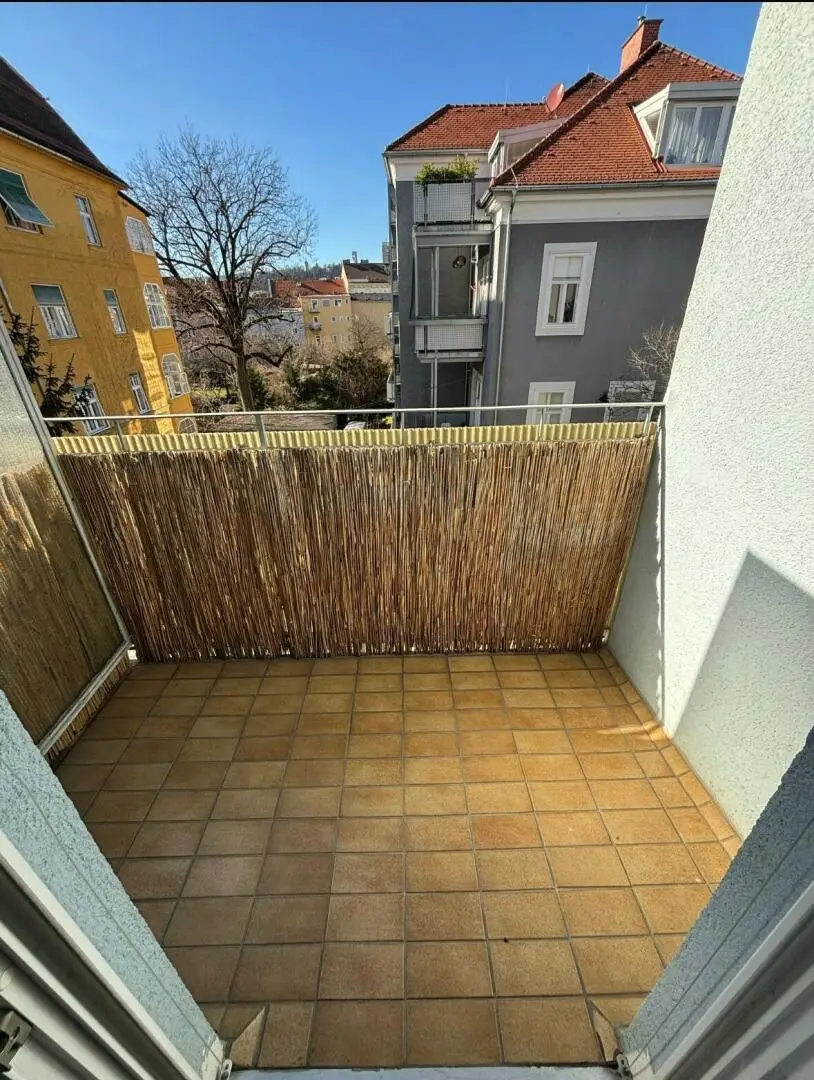 2-Zimmer-Wohnung mit kleiner Loggia, Bezirk St. Leonhard