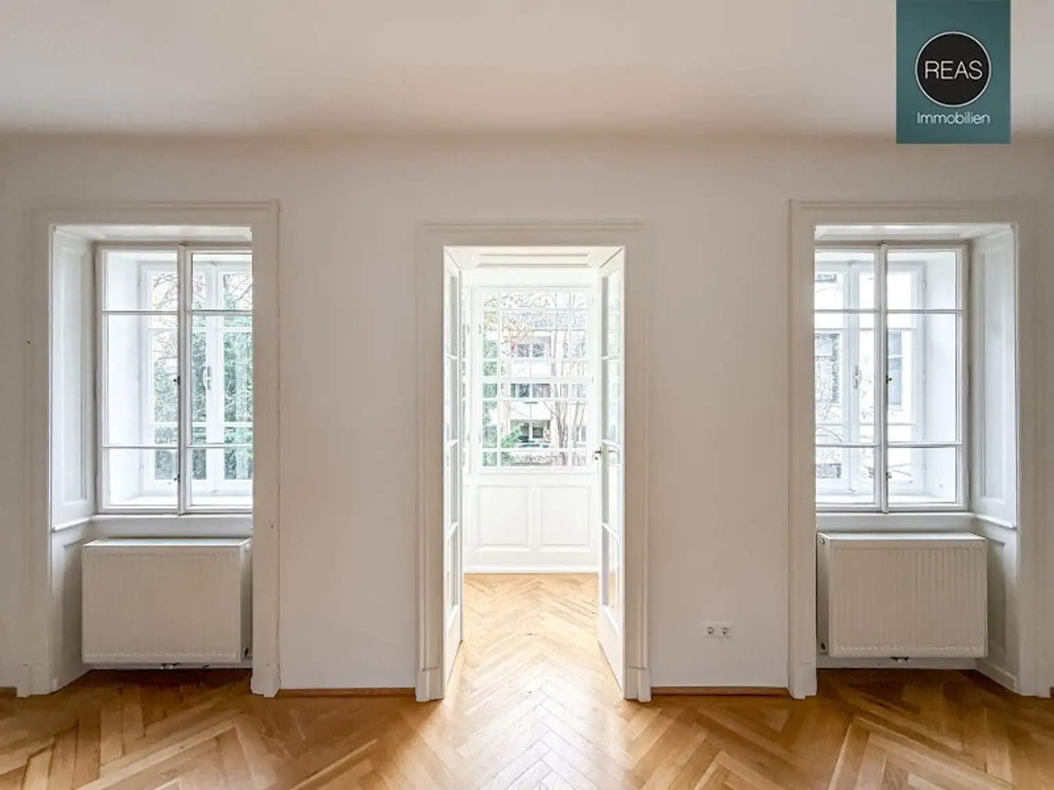 Büro mit Gartenblick und Erker in Bestlage neben dem Schubert-Museum! Gartennutzung inklusive!