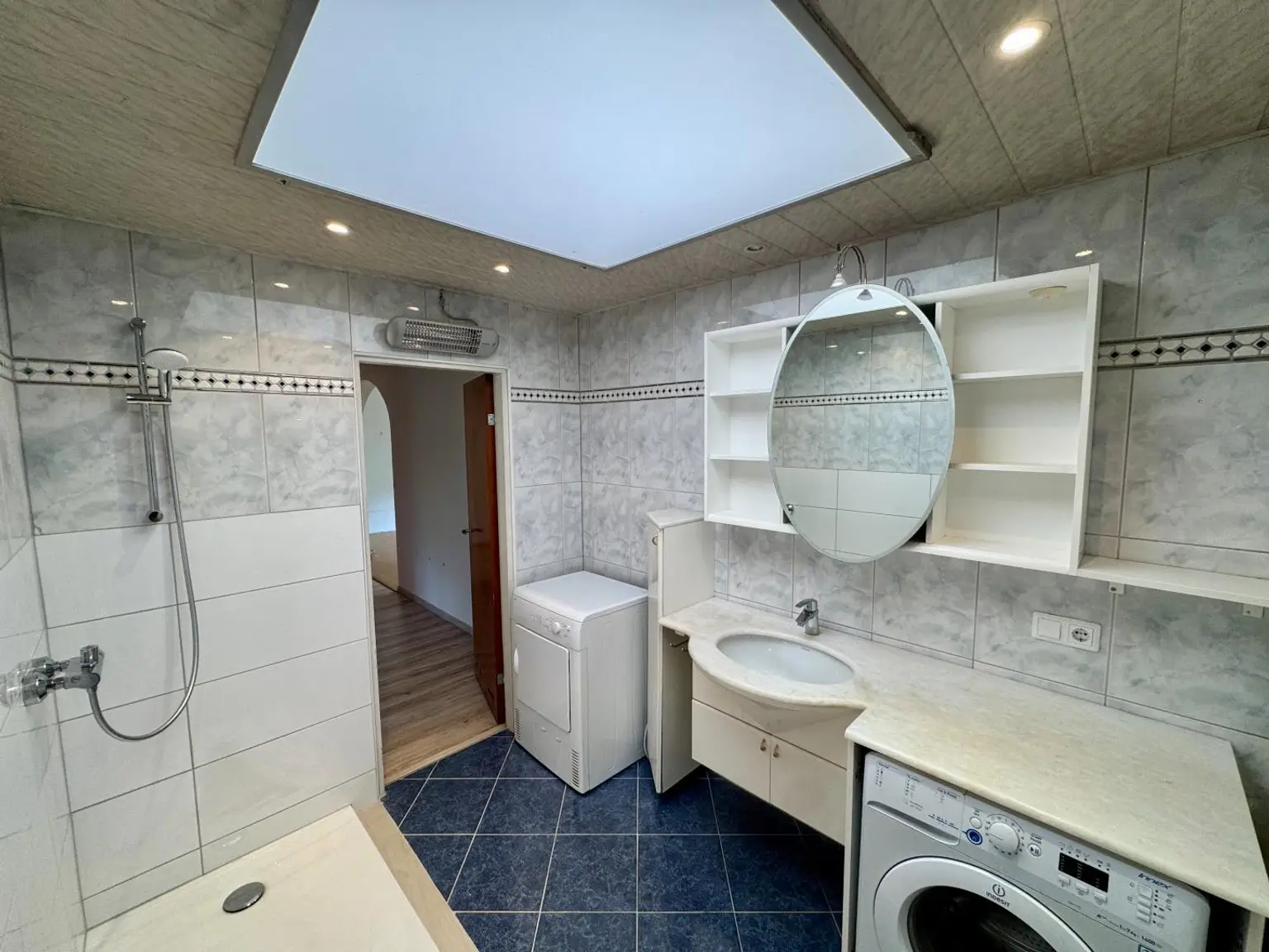 97 m² Dachgeschosswohnung mit Balkon & Tiefgarage