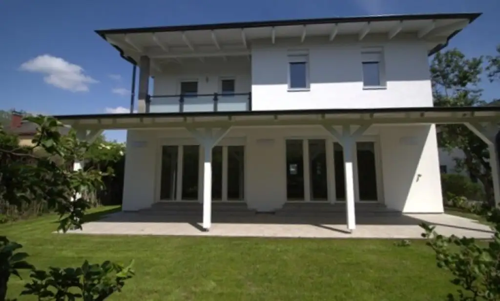 TRAUMHAFTES EINFAMILIENHAUS -> in Seyring – Erstbezug mit Garten und bis zu 6 Zimmern!