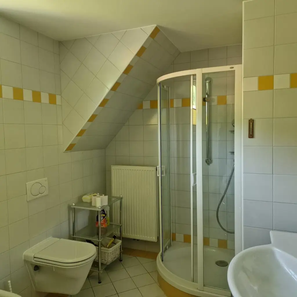 Einziehen und genießen! Sonniges Einfamilienhaus mit Doppelgarage, Terrasse uvm