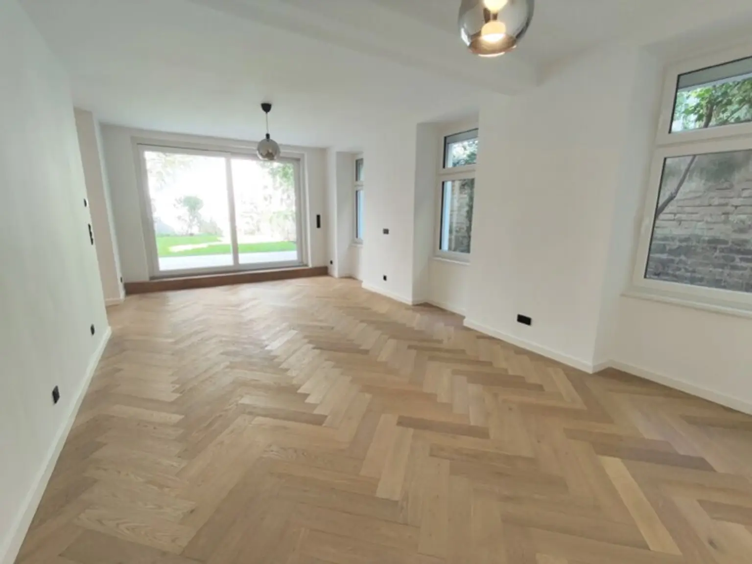 Gartenwohnung in der Krongasse! Erstbezug in liebevoll saniertem Altbauhaus - Top04