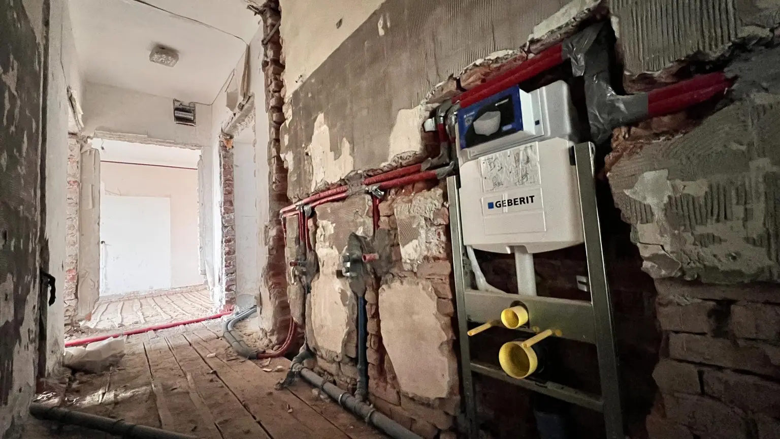 -20000434_1004159911_16344372