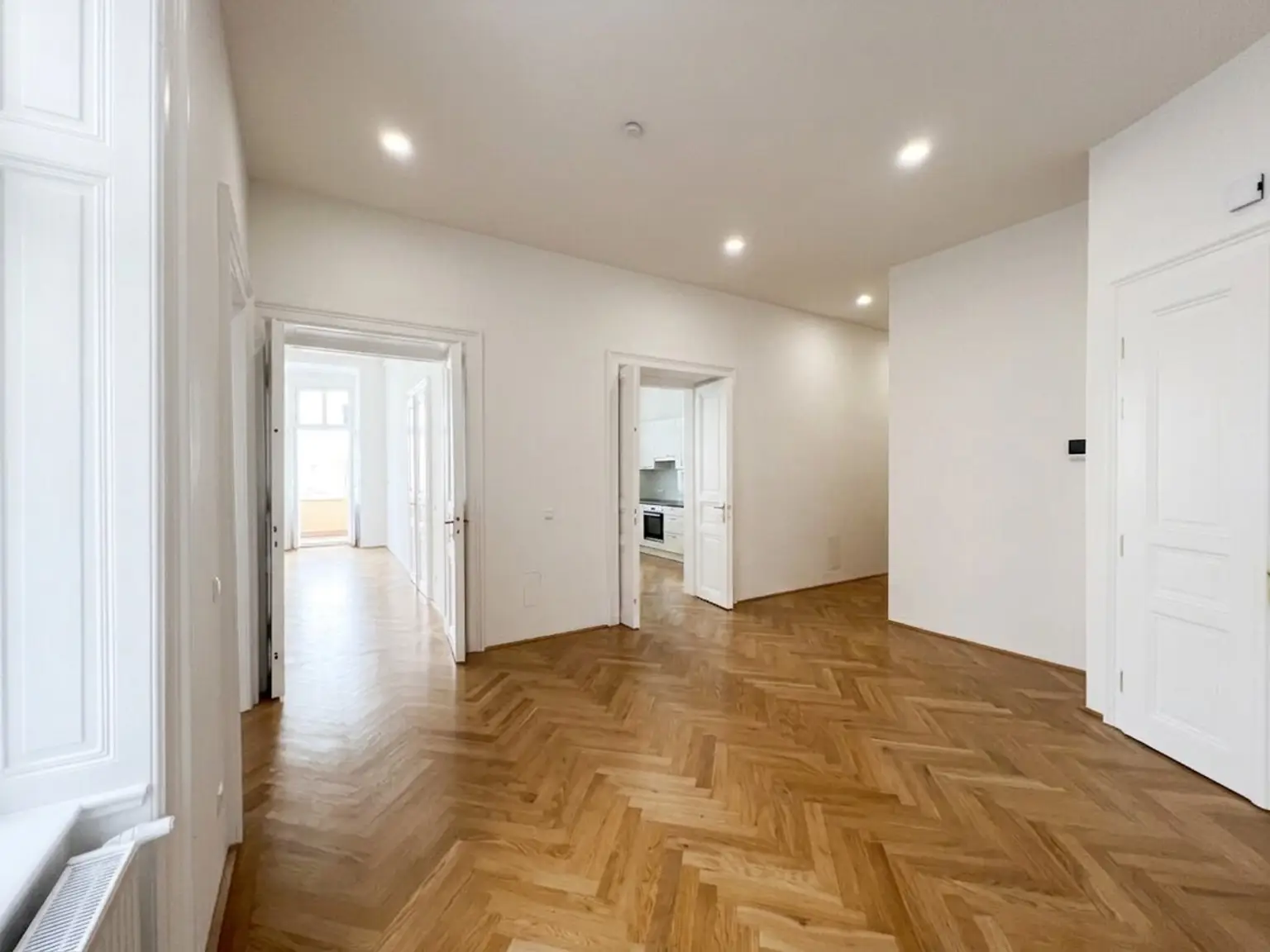Prunkvolle Altbau-Wohnung im repräsentativen Haus / Wonderful apartment in a representative building