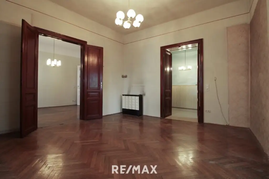 Altbau mit Potenzial im Herzen von Neubau