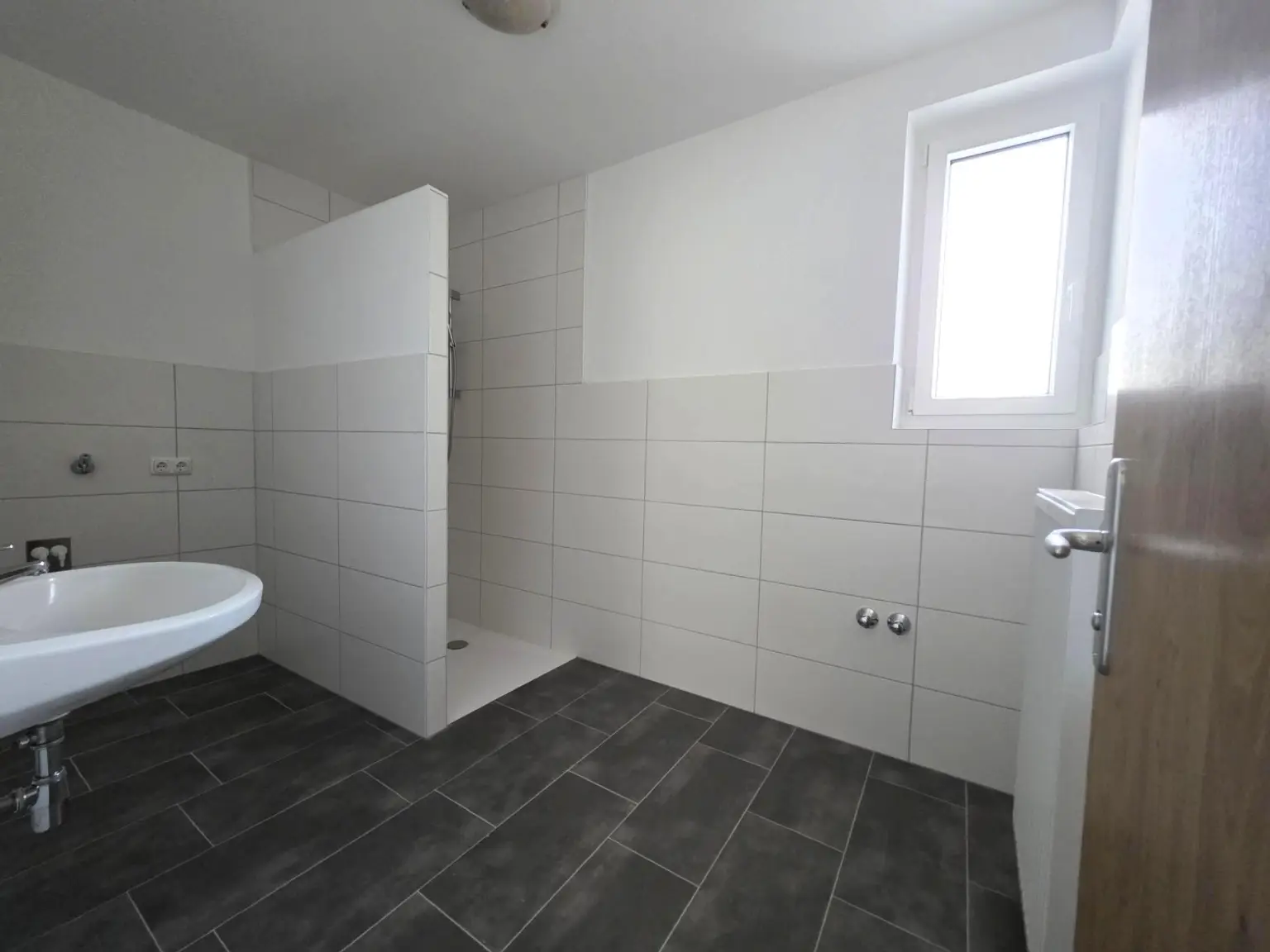 Badezimmer mit Dusche