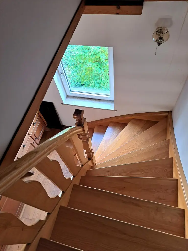 charmantes Wohnhaus mit zwei Wohneinheiten, Innenhof-Garten und Werkstatt - Steyr/Steyrdorf