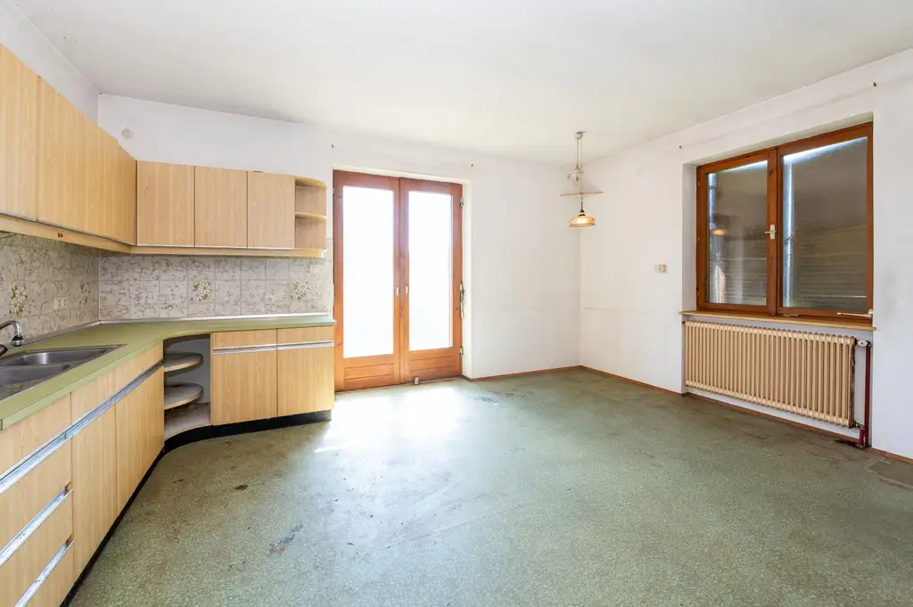 Liegenschaft mit Einfamilienhaus und Nebengebäuden nahe Bad Gams!