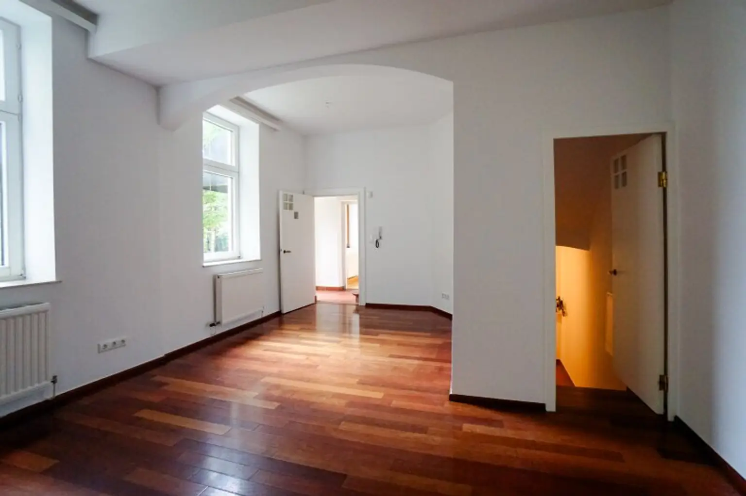 Ruhige Maisonettewohnung mit Hauscharakter in stilvollem Altbau in Hietzing, Nähe U4