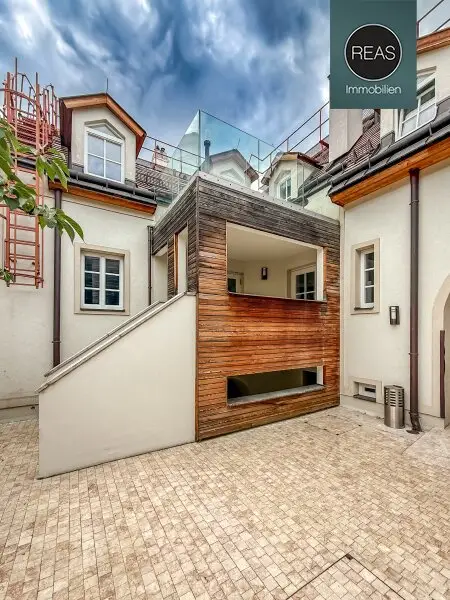 Provisionsfrei: Exklusives Maisonette - Apartment mit Loggia und Terrasse beim Beethoven Museum und Pfarrplatz! Garagen verfügbar!