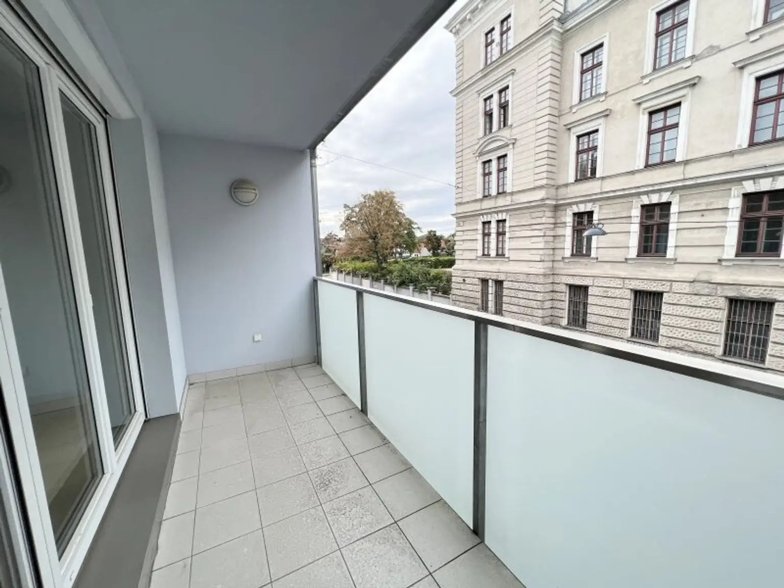 Sonnige 2-Zimmer Wohnung,  mit Loggia!