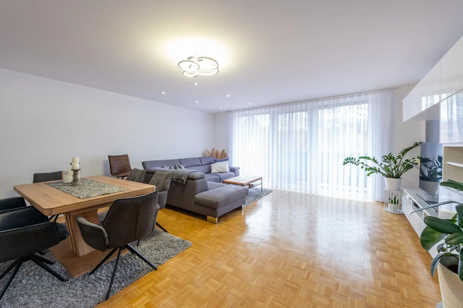 Liebevoll sanierte 3-Zimmer-Wohnung mit zwei Balkonen nähe Stadtstrand