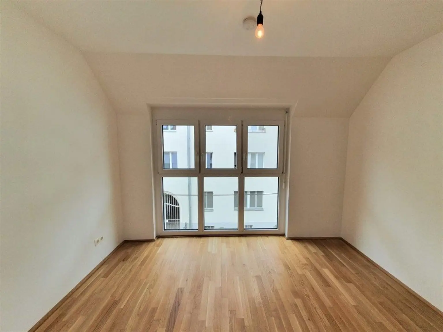 Helle Neubauwohnung, großzügige Aufteilung // Nähe U6!!