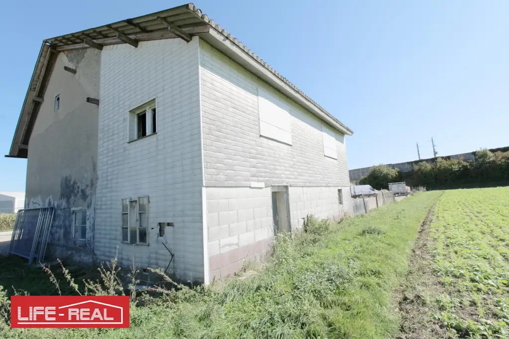 Außenlagerfläche mit Garage im Ennshafen!