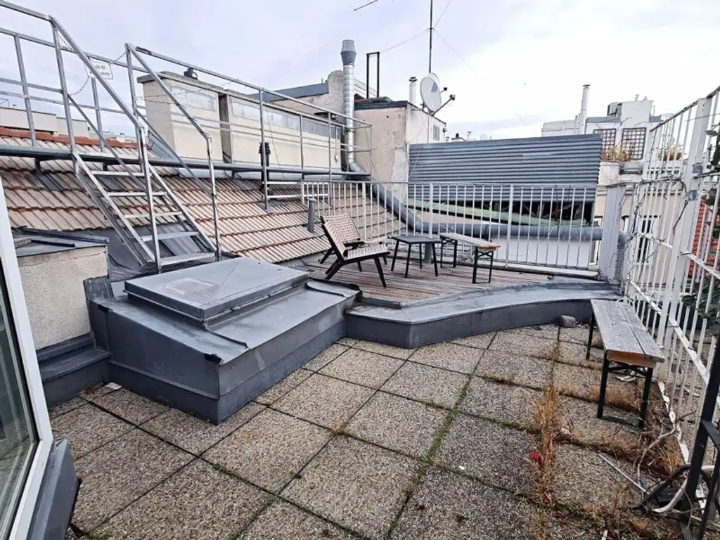 NASCHMARKT-NÄHE, FERNBLICK, 55 m2 Dachgeschoss mit Terrasse, Wohnküche, 1 Zimmer, Galerie, Wannenbad, Parketten, Eggerthgasse