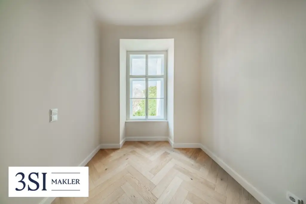 Wohnen beim Schloss Belvedere: Klimatisierter Erstbezug im Stilaltbau mit 2 Balkonen!