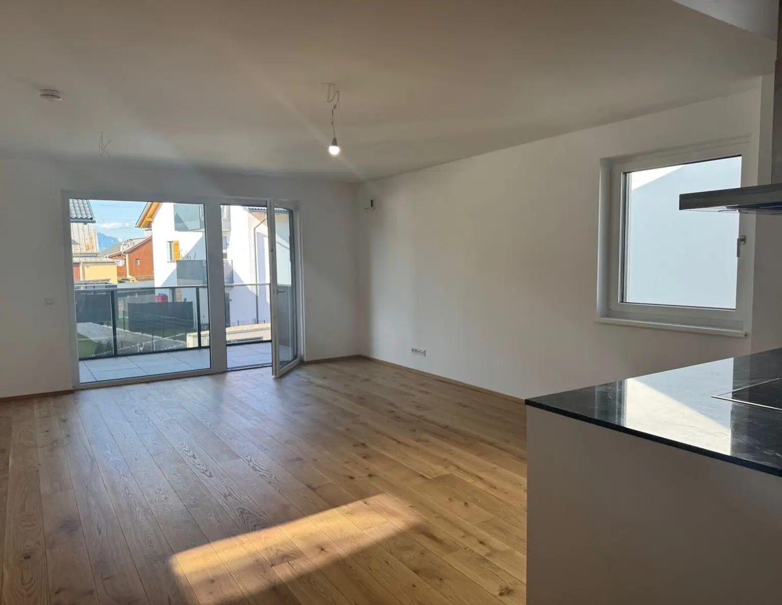 ERSTBEZUG | Sonnige 3 Zimmer Wohnung mit 101 m2 Wohnfläche u. 2 TG Plätzen | Hallwang