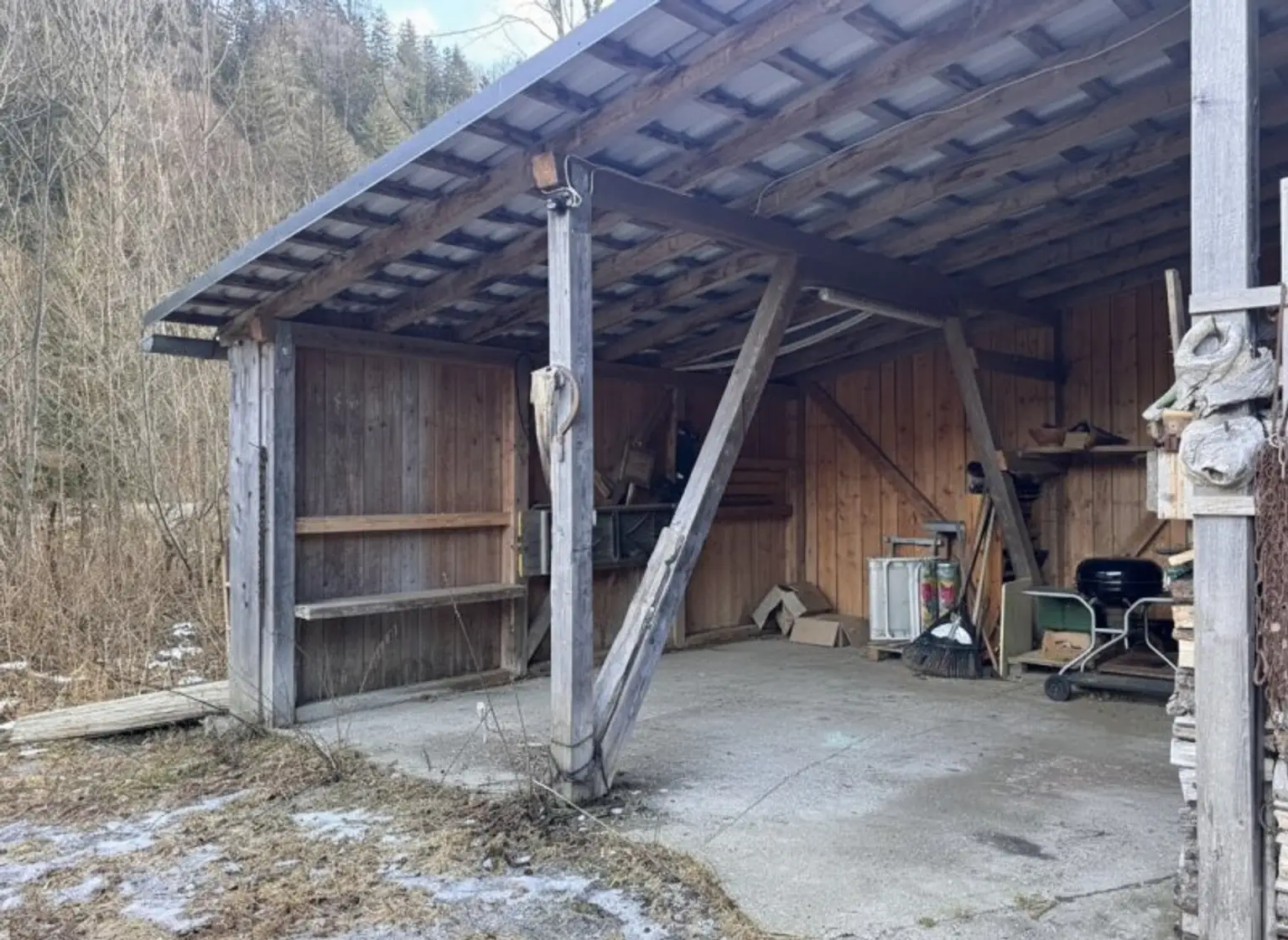 Nebengebäude offener Bereich