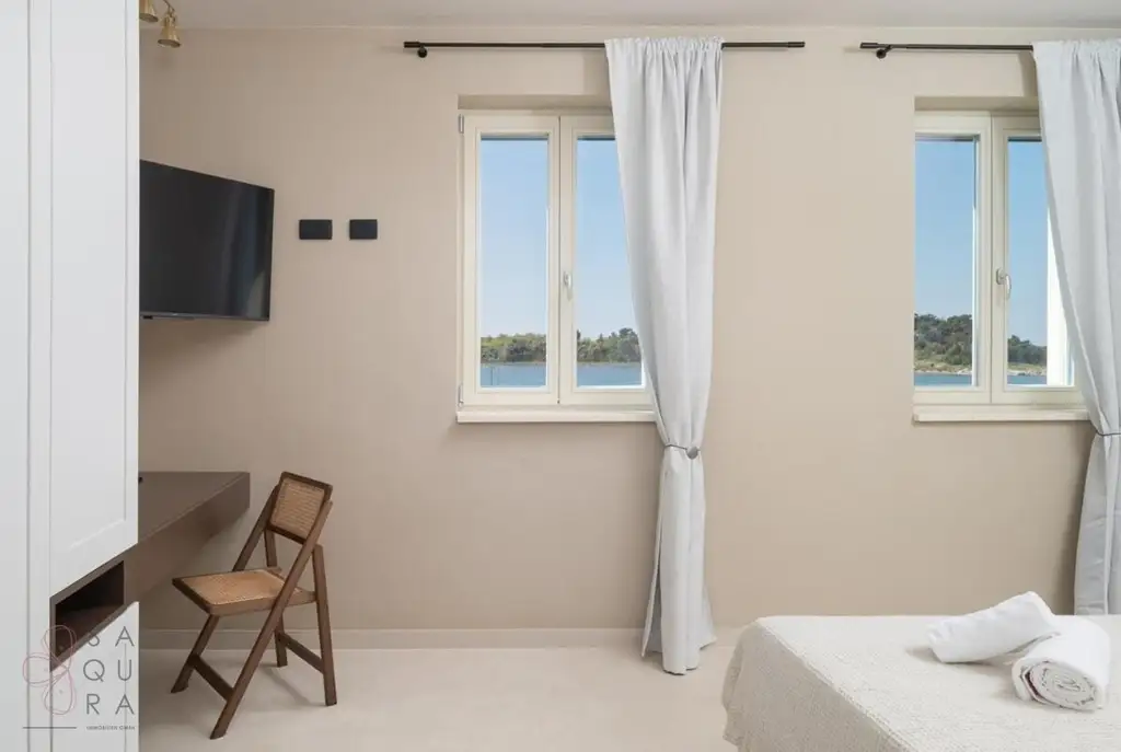 Prime Seafront Villa bei Zadar –Exklusivität am Meer mit Renditepotenzial