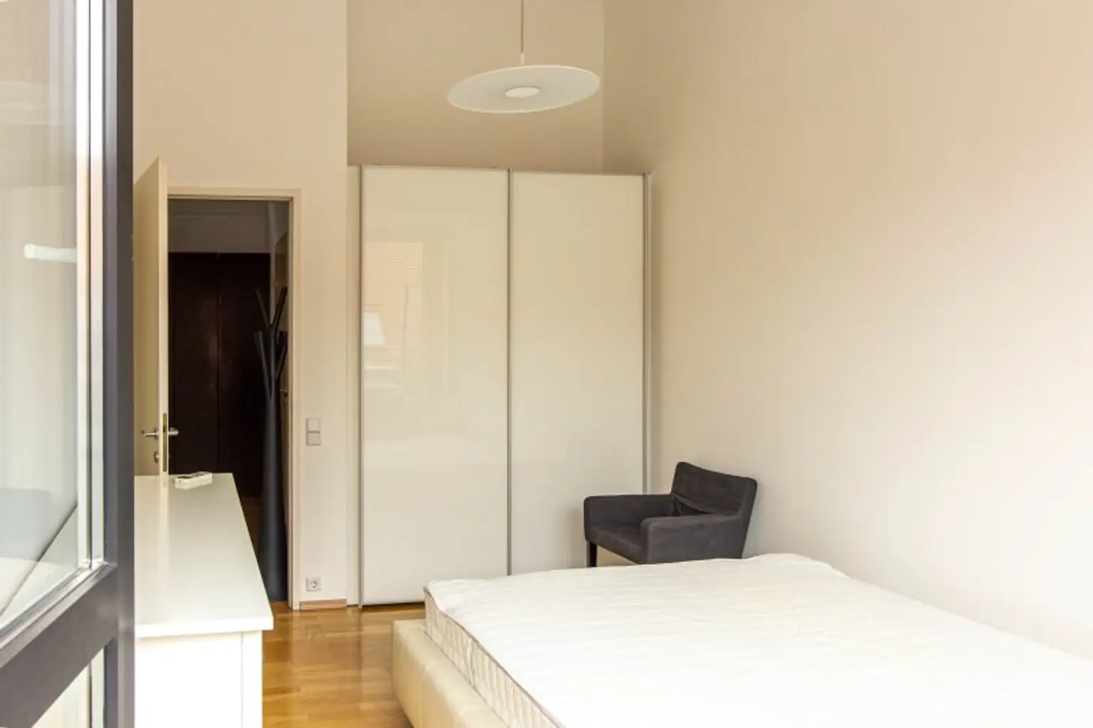 4 m Raumhöhe im Dachgeschoss - Mariahilfer Str. - Klimatisiert