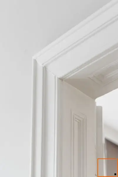 In Bestlage nahe Karmelitermarkt: Zentral begehbare Maisonette-Altbauwohnung in sehr gepflegtem Zustand und freiem Blick